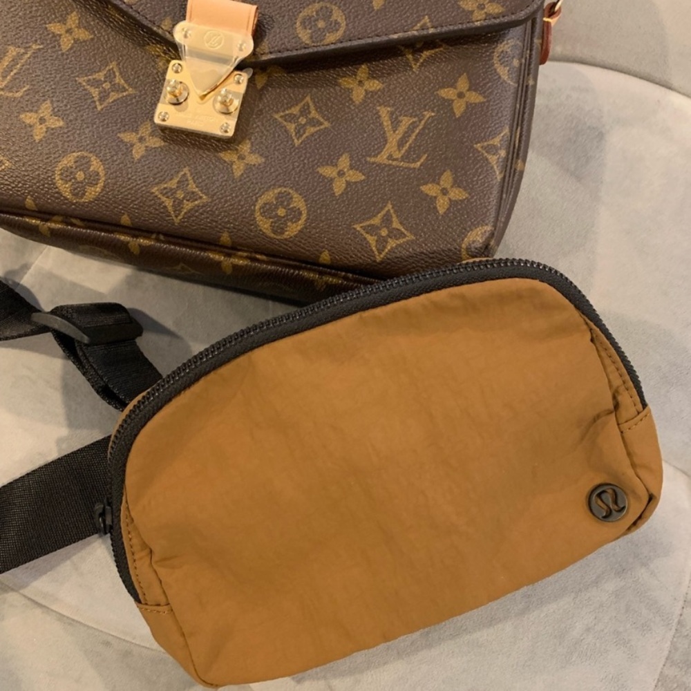Lululemon Everywhere Belt Bag OG Burnt Caramel - Picture 3 of 15
